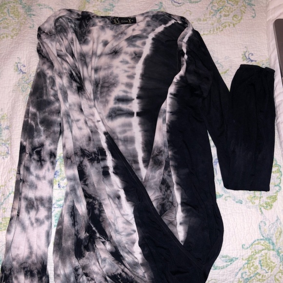 Urban Outfitters Tops - Black/White Tiedye Open Long Sleeve